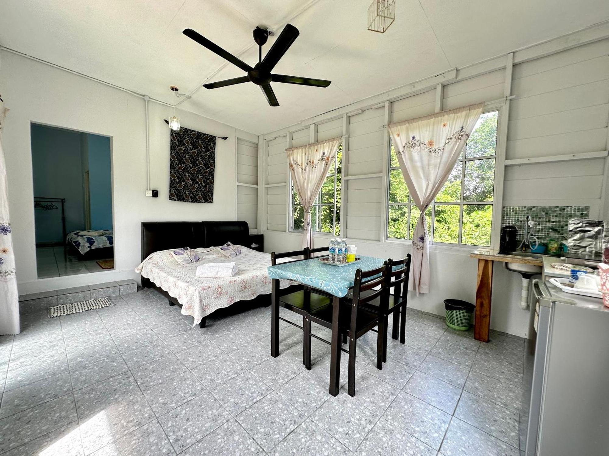 Kapal Terbang Guest House Langkawi Pantai Cenang  Chambre photo