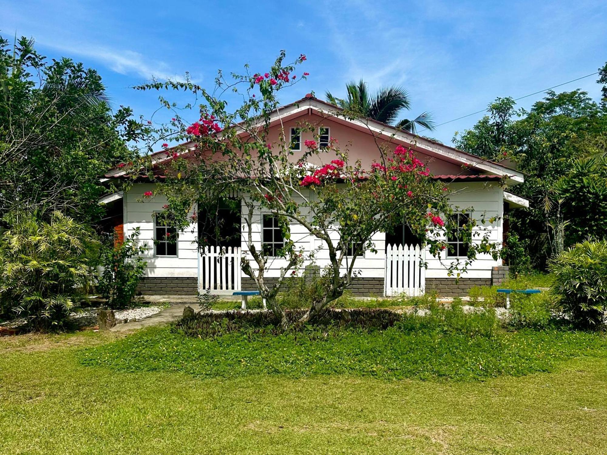 Kapal Terbang Guest House Langkawi Pantai Cenang  Extérieur photo
